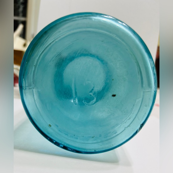 Ball Perfect Mason #13 quart jar. RARE!!! Color is blue, clear, air bubbles. - Picture 2 of 5